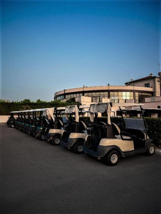 Marco Simone Golf Club Apartment Bagian luar foto